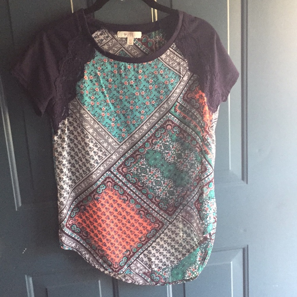 Sheer casual blouse with lace accents